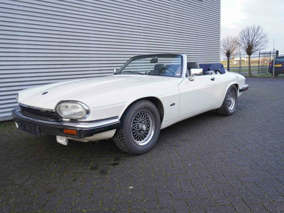 Image 4/8 de Jaguar XJS 5.3 V12 (1992)