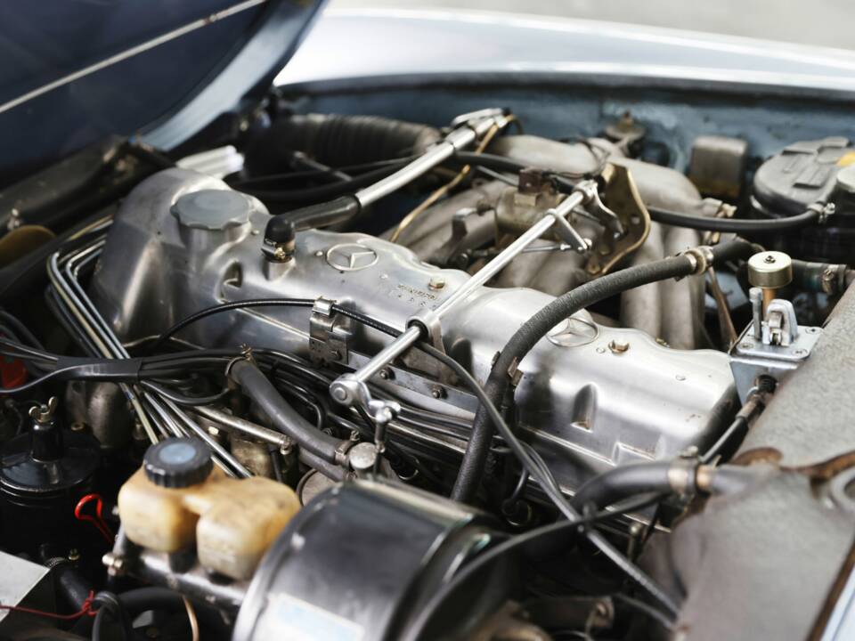 Immagine 31/40 di Mercedes-Benz 230 SL (1966)