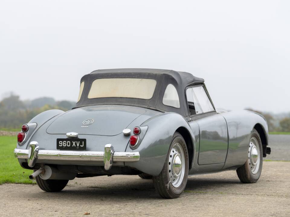 Image 28/36 of MG MGA 1500 (1959)