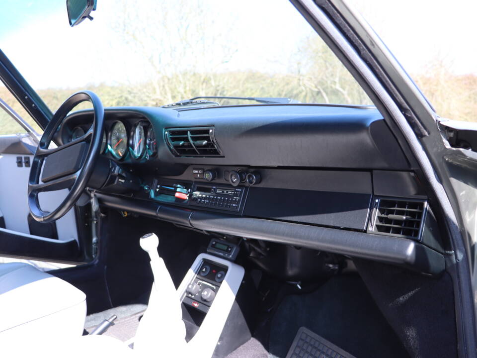 Imagen 25/52 de Porsche 911 Turbo 3.3 (1987)