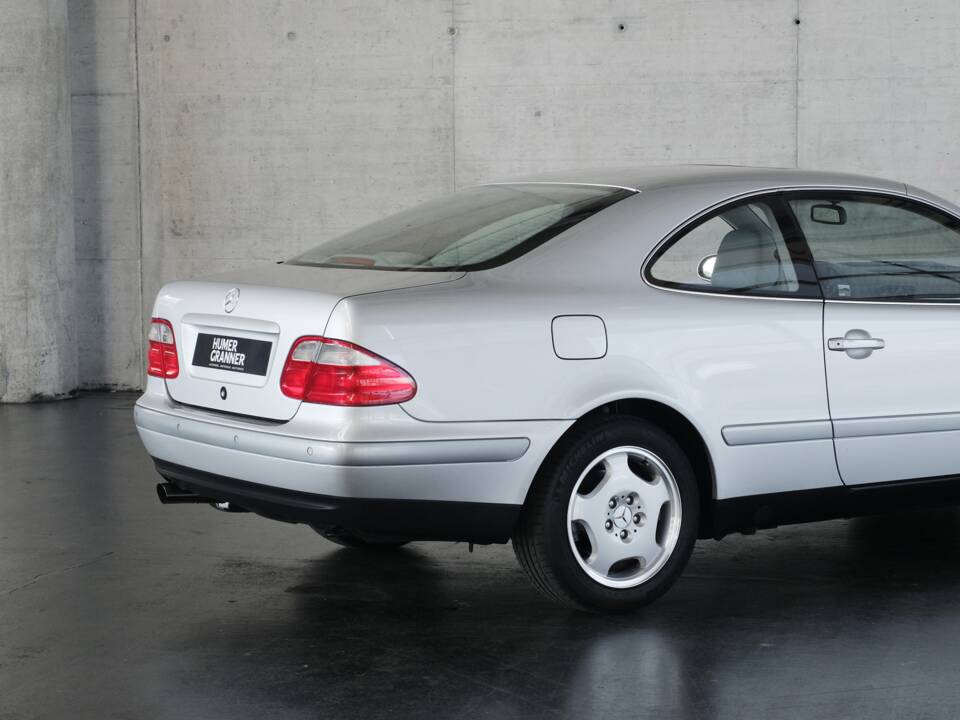 Bild 17/50 von Mercedes-Benz CLK 230 Kompressor (1999)