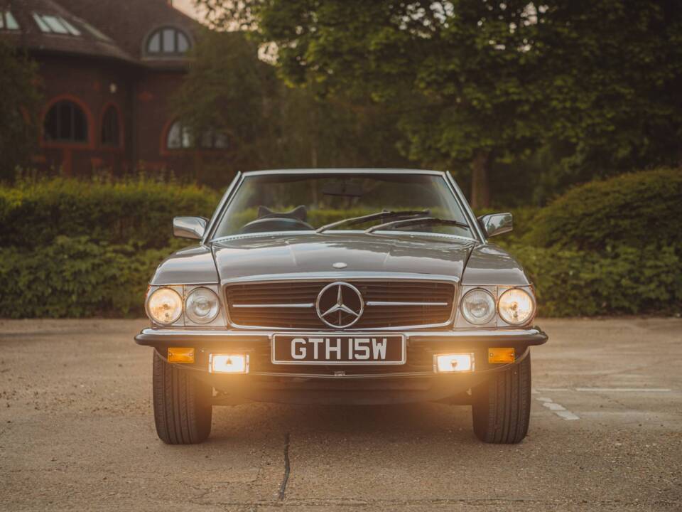 Image 7/8 de Mercedes-Benz 380 SL (1981)
