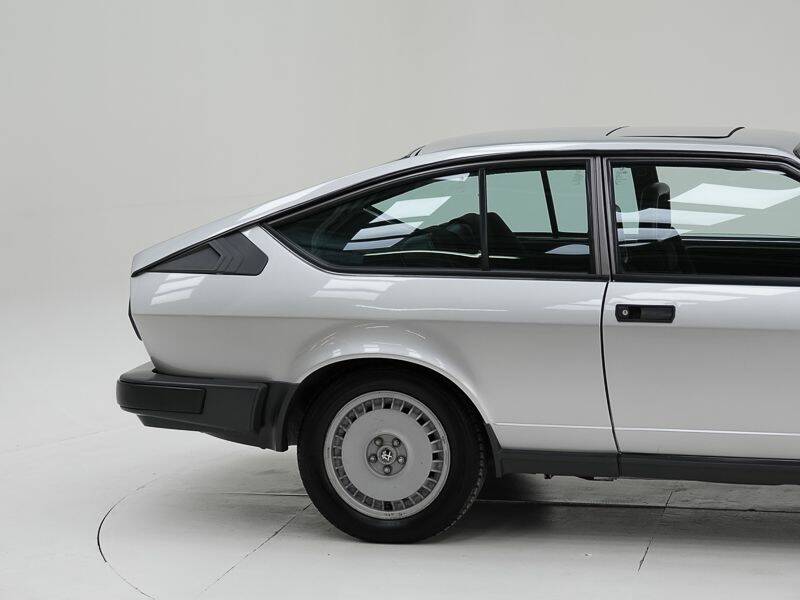 Bild 15/15 von Alfa Romeo GTV 6 2.5 (1982)
