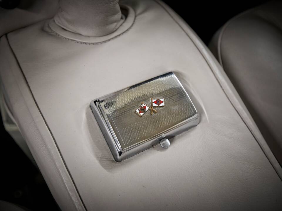 Imagen 61/100 de Ferrari 250 GT 2+2 (1963)