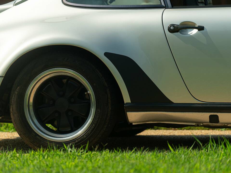 Image 18/50 of Porsche 911 Turbo 3.0 (1975)