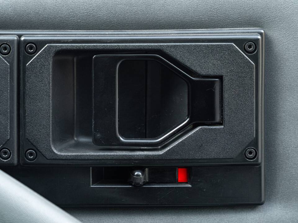 Bild 33/50 von Chevrolet Camaro Z28 (1992)