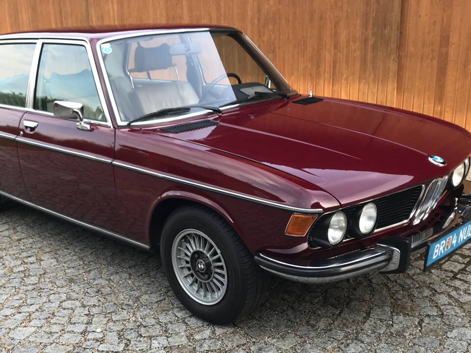 Bild 1/4 von BMW 2500 (1977)