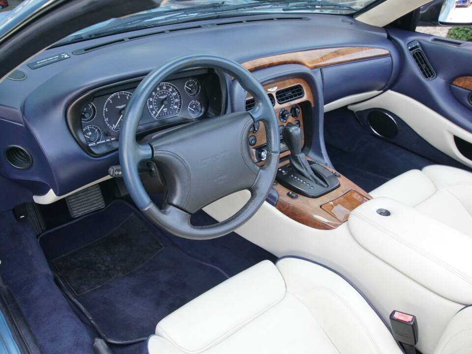 Image 27/50 of Aston Martin DB 7 Vantage Volante (2000)