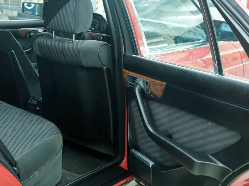 Bild 29/50 von Mercedes-Benz 500 SE (1987)