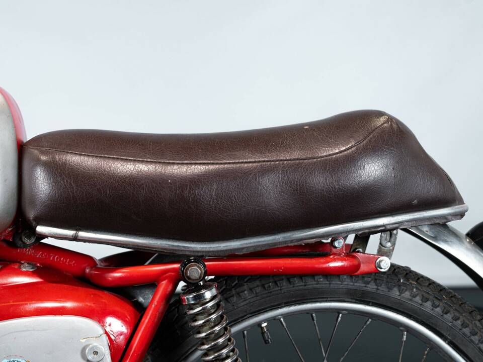 Afbeelding 22/31 van BM DUMMY (1963)