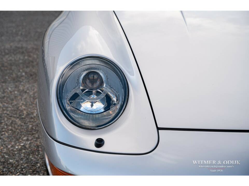 Image 19/26 of Porsche 911 Carrera (1997)