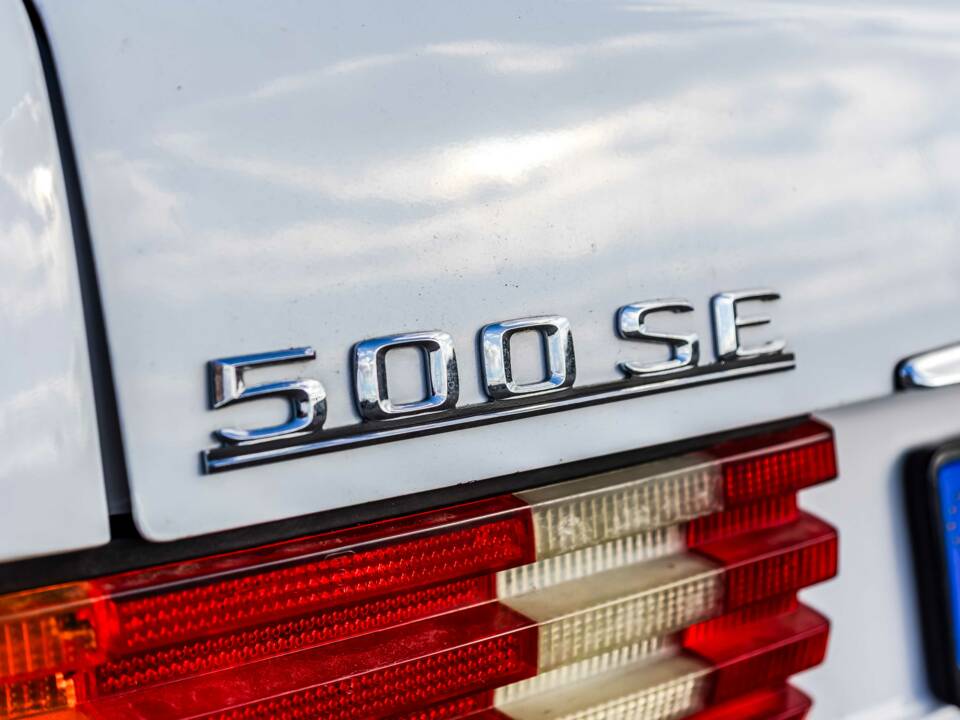 Image 33/175 of Mercedes-Benz 420 SE (1986)