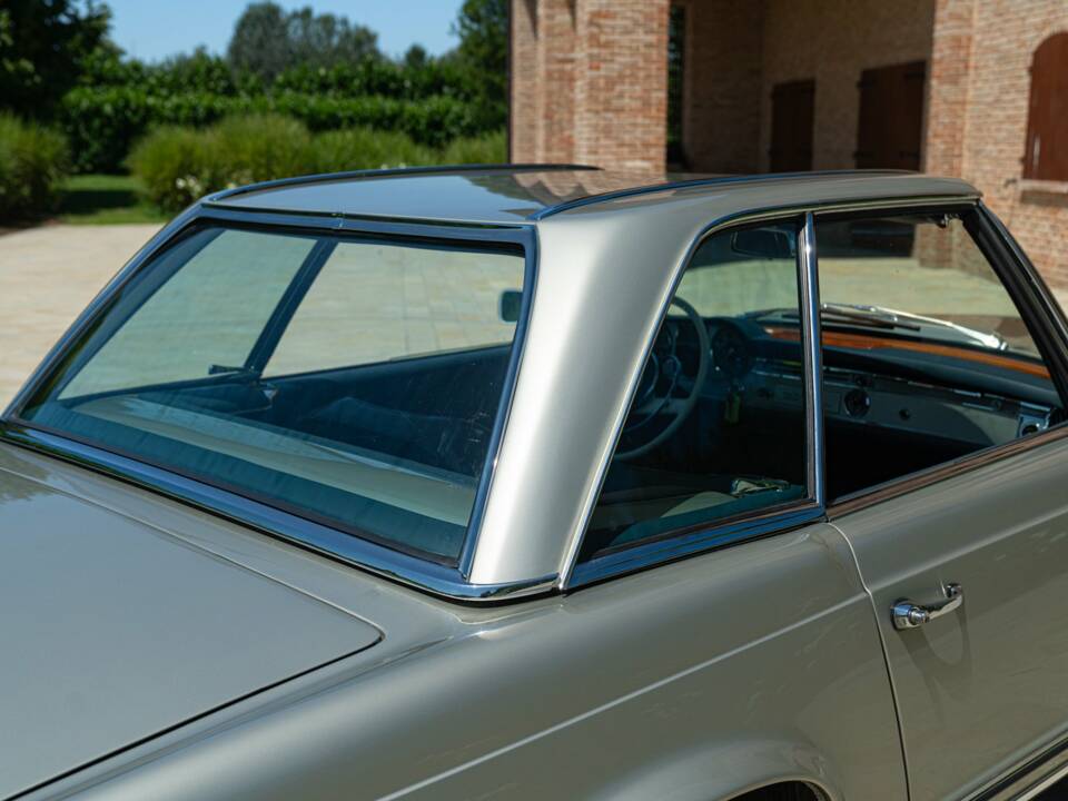 Image 37/50 of Mercedes-Benz 230 SL (1965)