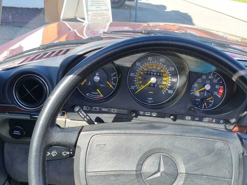 Image 8/9 de Mercedes-Benz 560 SL (1989)