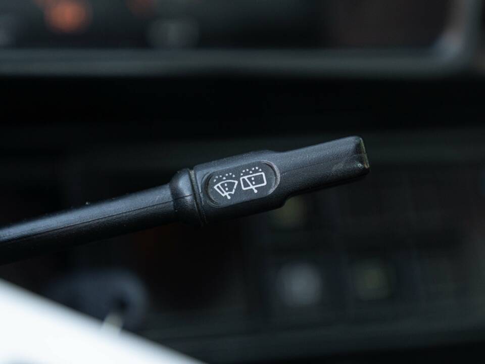 Bild 46/50 von FIAT Ritmo 105 TC (1990)