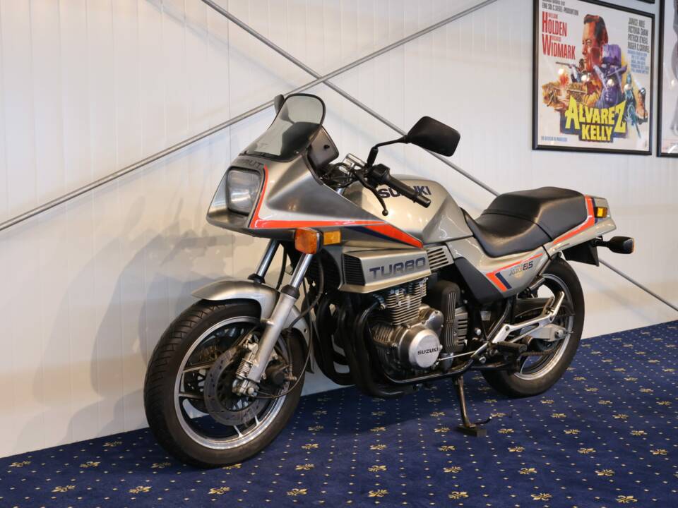 Immagine 16/23 di Suzuki XN85 Turbo (1986)