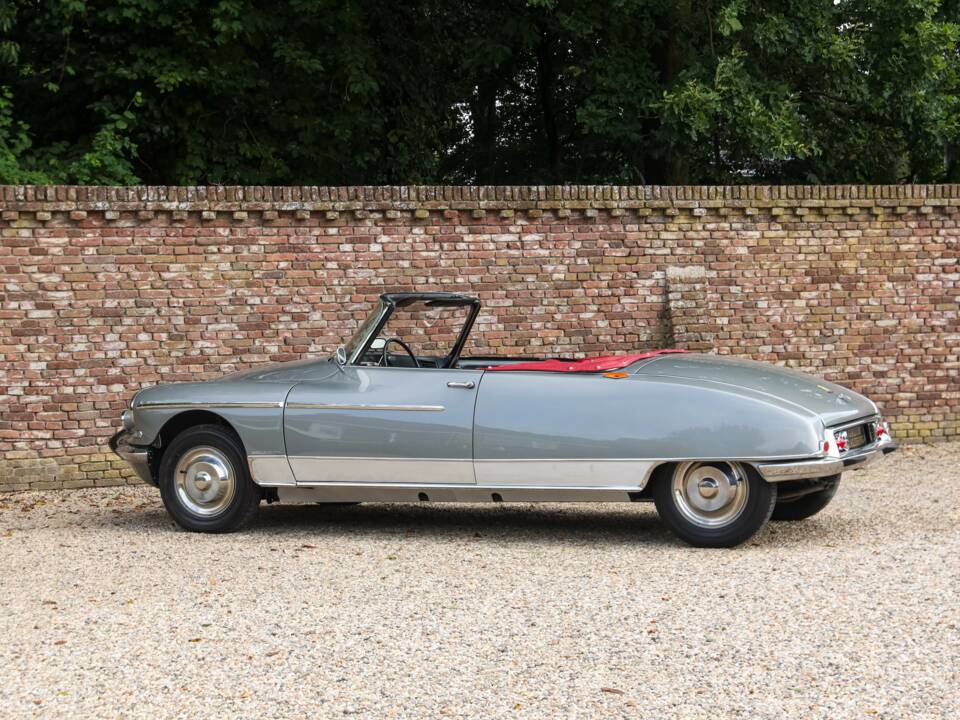 Obraz 46/50 pojazdu Citroën DS 21 Chapron (1963)