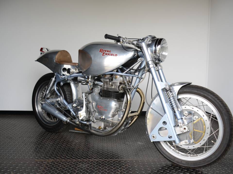 Image 10/42 of Royal Enfield 700 Silver Shotgun (1955)