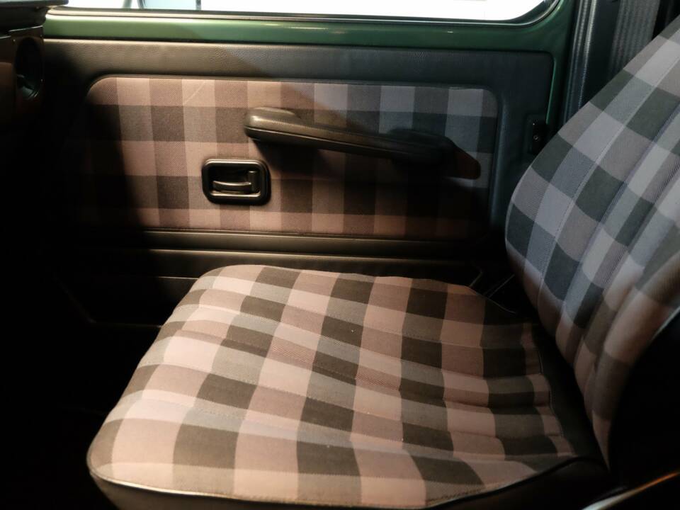 Bild 12/26 von Mercedes-Benz 250 GD (lang) (1989)
