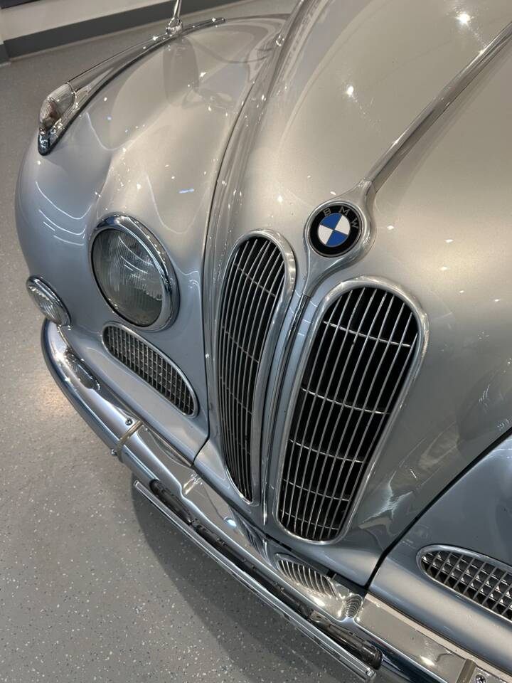 Image 26/32 of BMW 3200 S (1963)