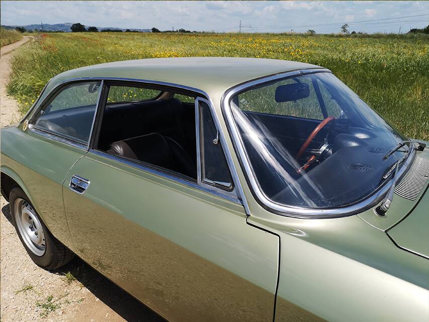 Immagine 24/69 di Alfa Romeo 1750 GT Veloce (1969)