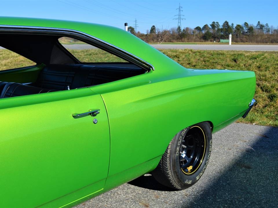 Image 27/43 of Plymouth Road Runner Hardtop Coupe (1968)