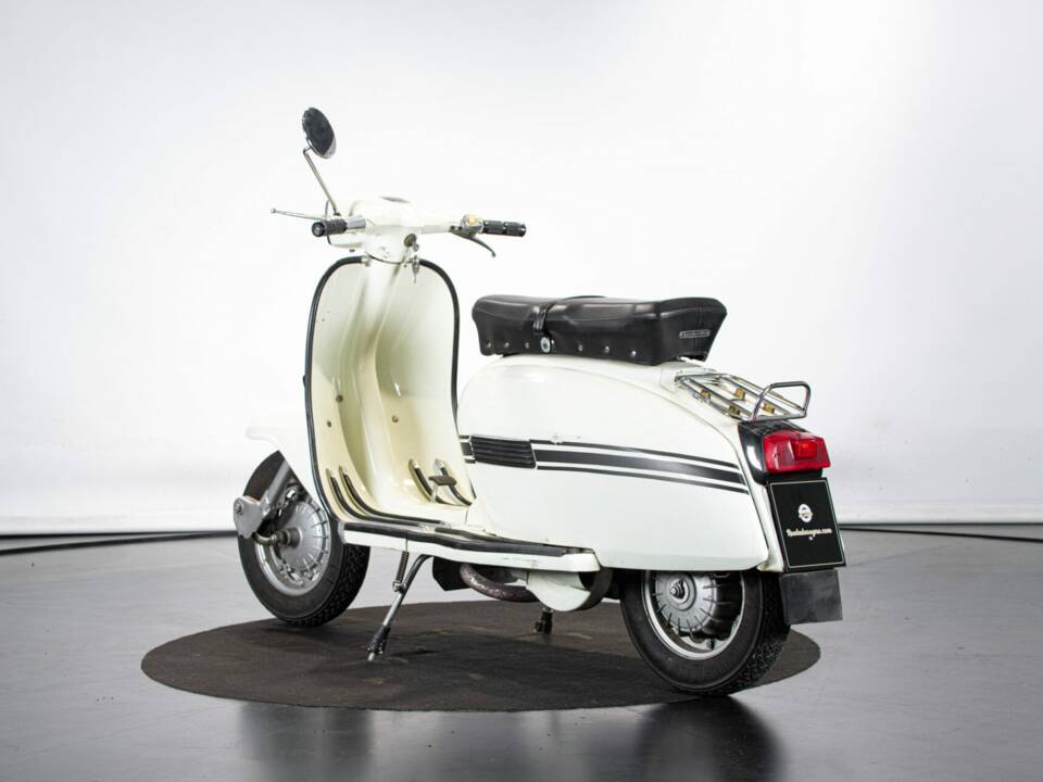 Immagine 2/45 di Innocenti Lambretta 150 DL (1970)