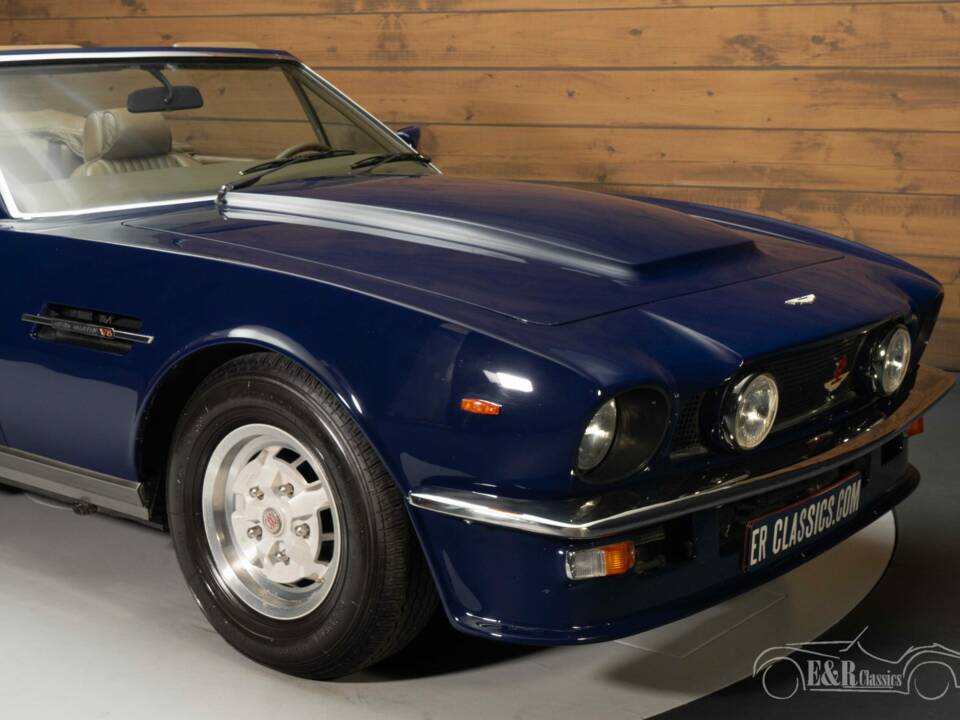 Image 3/8 of Aston Martin V8 Volante (1981)