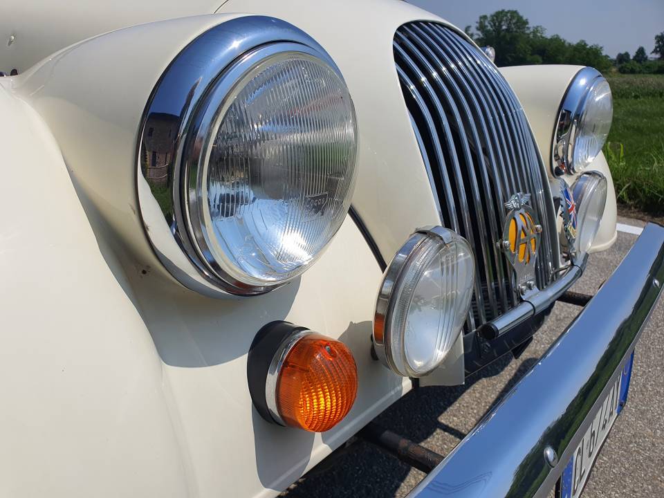 Image 32/33 of Morgan Plus 4 2-Seater (1994)