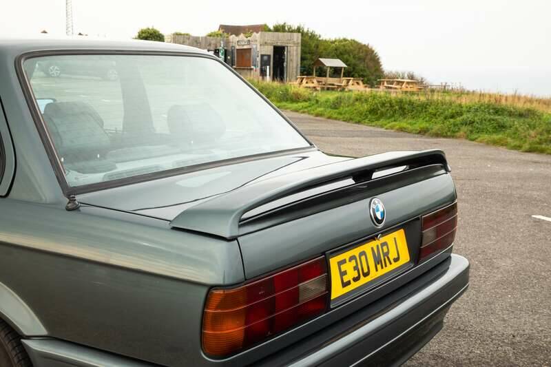 Image 38/50 of BMW 325i (1990)