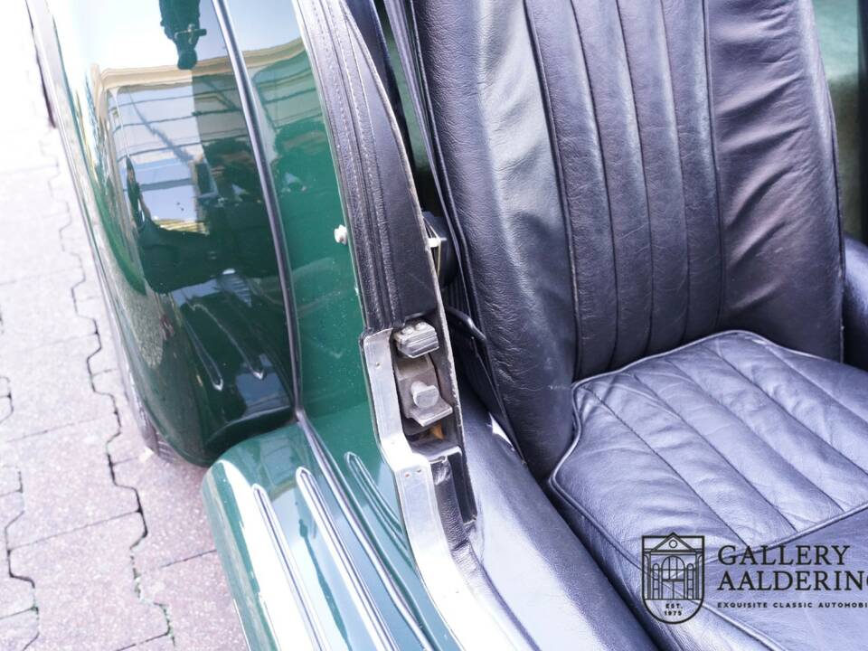 Bild 43/50 von Morgan Plus 8 (1991)