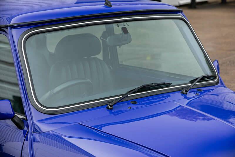 Image 14/34 of Rover Mini "Paul Smith" (1999)