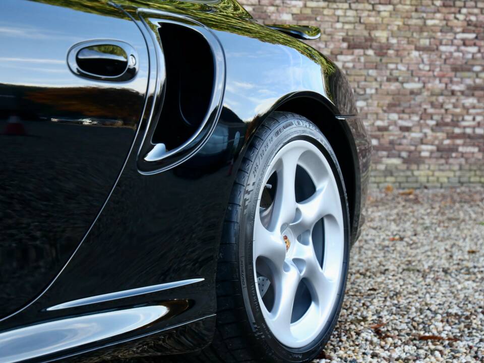 Image 35/50 of Porsche 911 Turbo (2002)