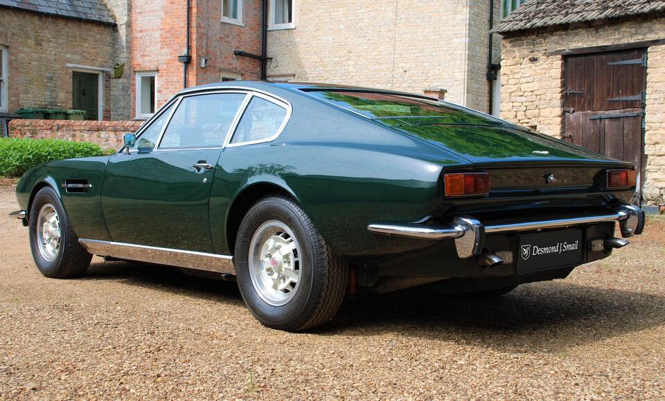 Image 3/17 of Aston Martin V8 (1976)