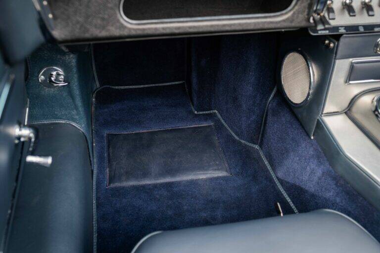 Image 37/55 of Jaguar E-Type 3.8 Flat Floor (1961)