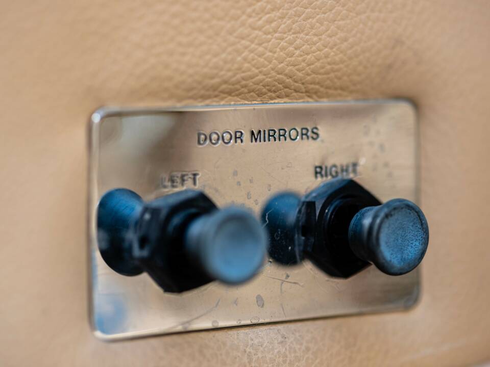 Bild 46/50 von Aston Martin V8 Volante (1979)