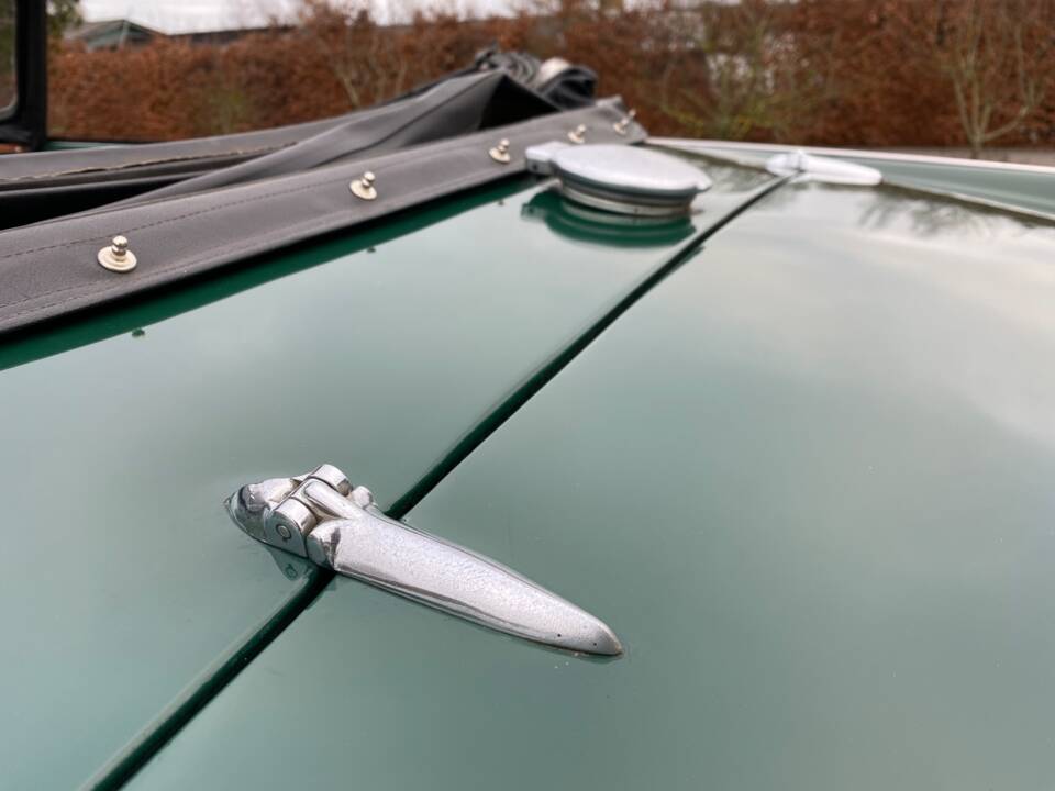 Image 19/66 of Triumph TR 4 (1964)