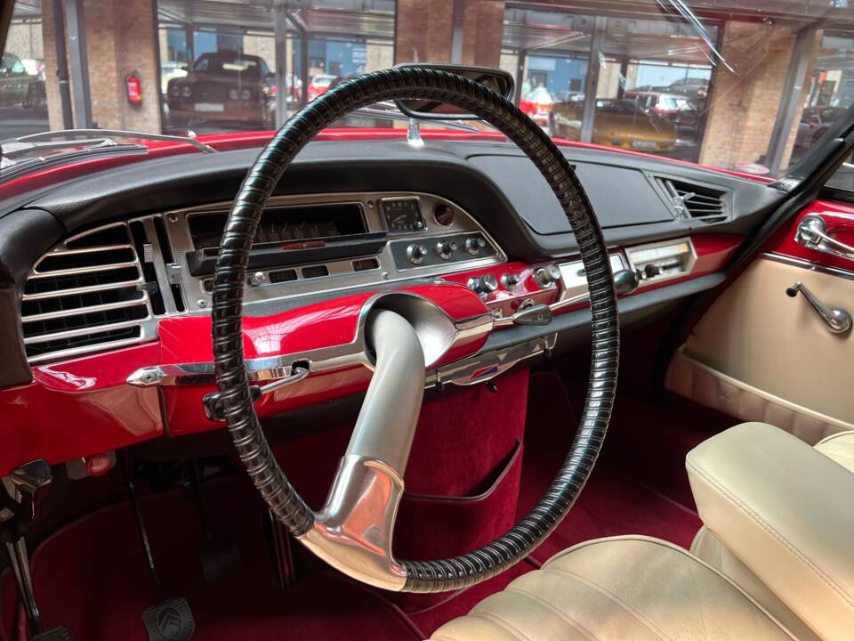 Image 20/37 of Citroën ID 19 (1967)