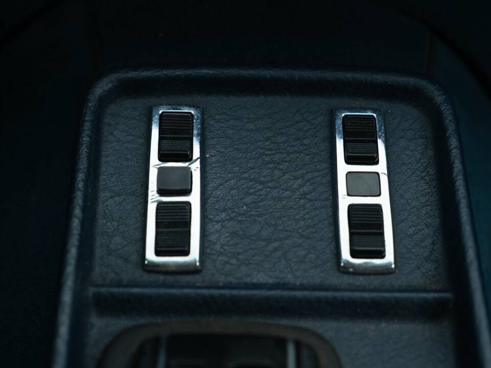 Image 36/50 of Mercedes-Benz 300 SEL 3.5 (1973)