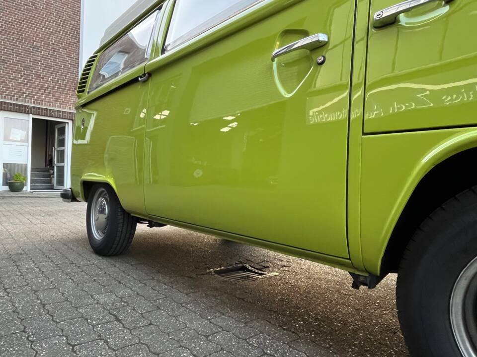 Image 47/57 of Volkswagen T2b Westfalia (1978)