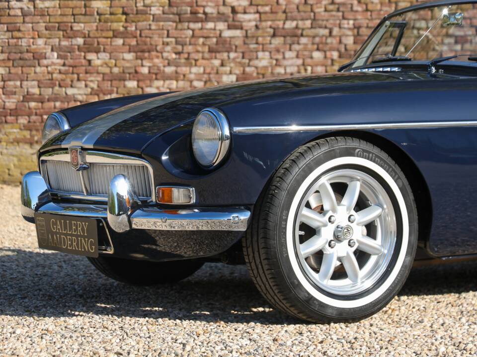 Image 21/50 de MG MGB (1966)