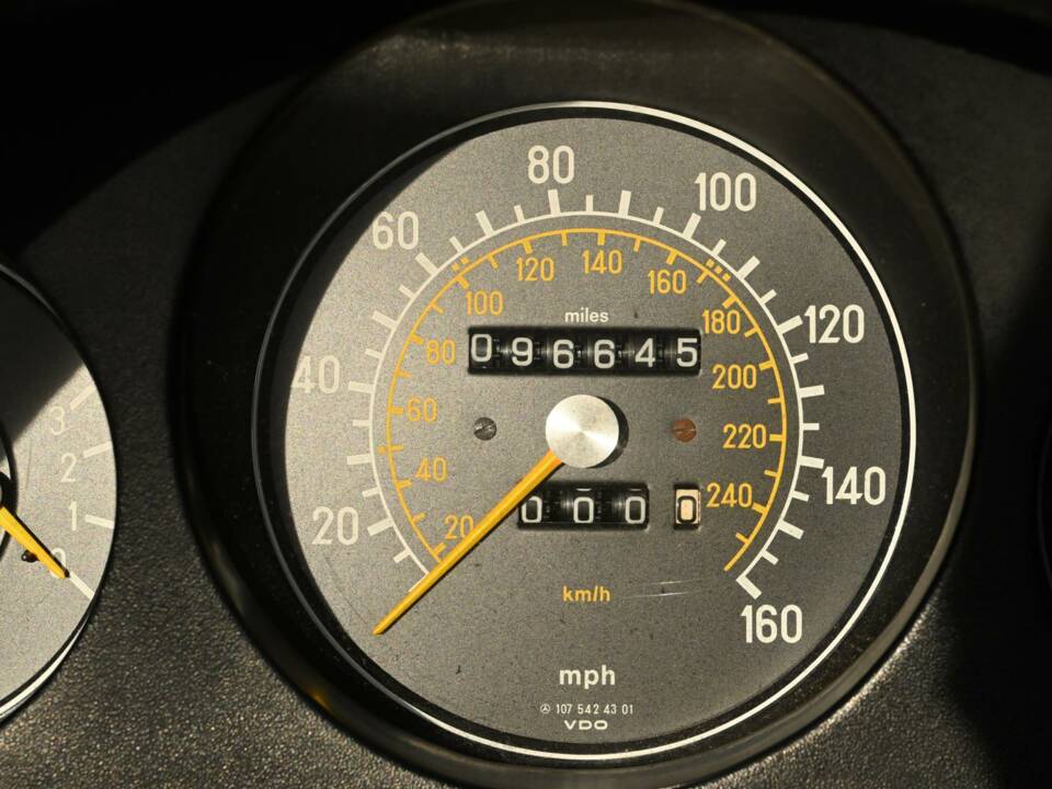 Immagine 41/50 di Mercedes-Benz 380 SL (1980)