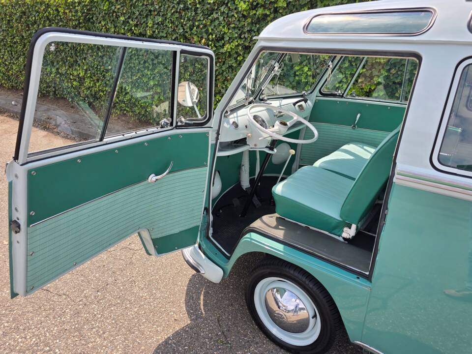 Image 2/24 of Volkswagen T1 Samba (1964)