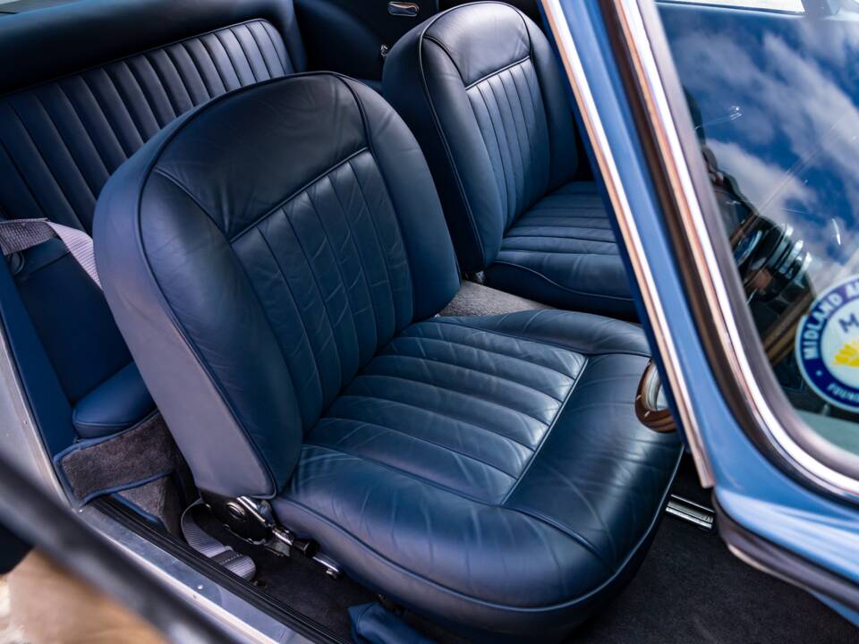 Image 15/56 of Aston Martin DB 4 (1960)