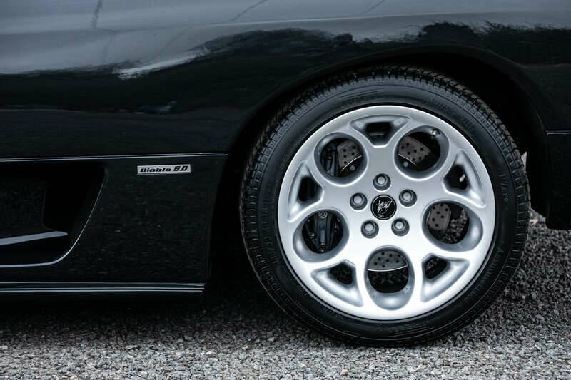 Image 33/43 of Lamborghini Diablo VT 6.0 (2000)