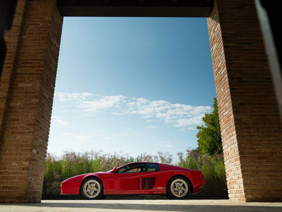 Image 19/50 of Ferrari 512 M (1996)