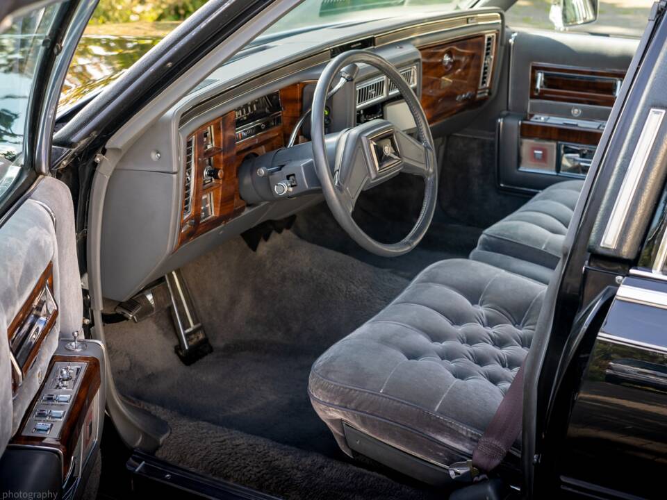 Imagen 14/38 de Cadillac Brougham Elegance (1988)