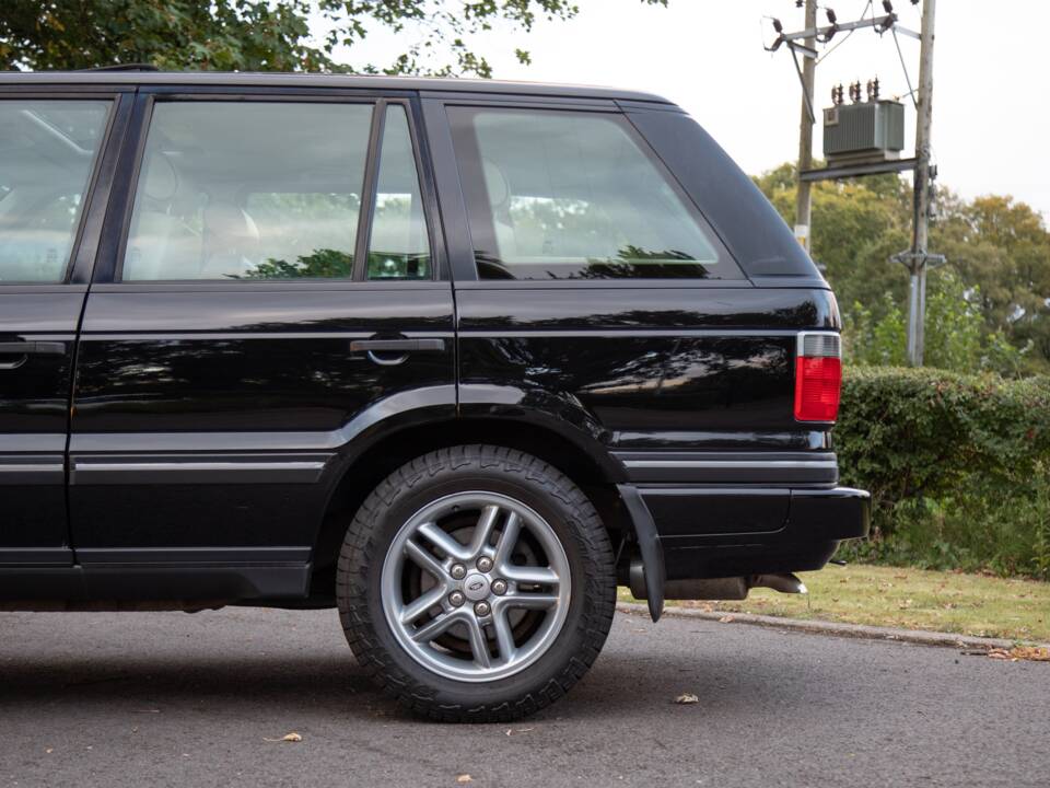 Immagine 32/50 di Land Rover Range Rover 4.6 Vogue (2001)