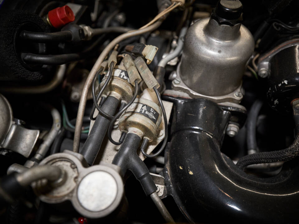 Image 76/99 of Rolls-Royce Corniche I (1979)