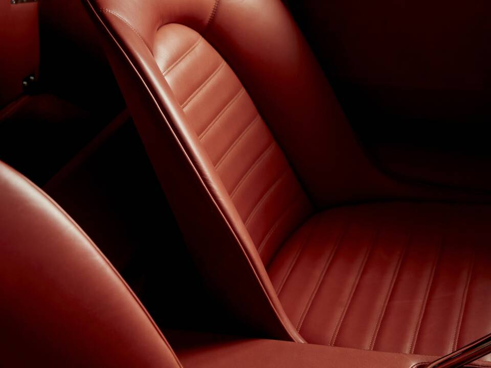 Bild 31/50 von Jaguar E-Type 3.8 Helm (1963)